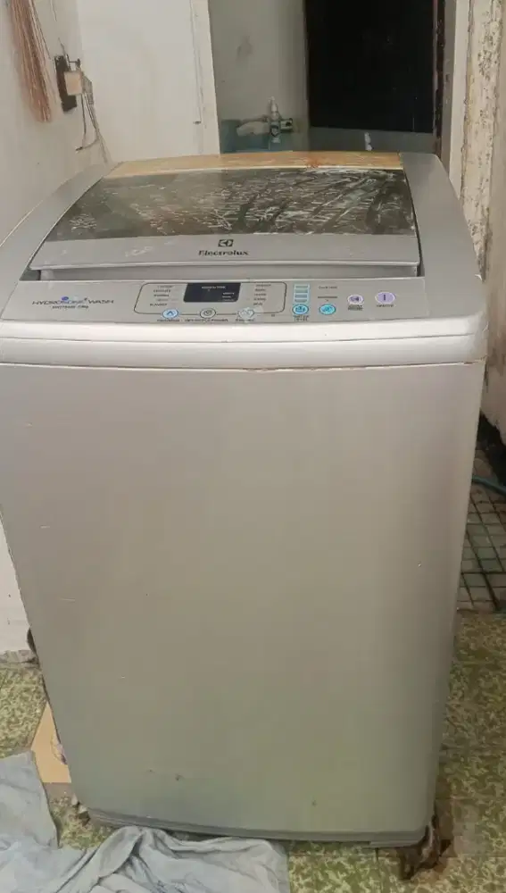Mesin cuci Elektrolux