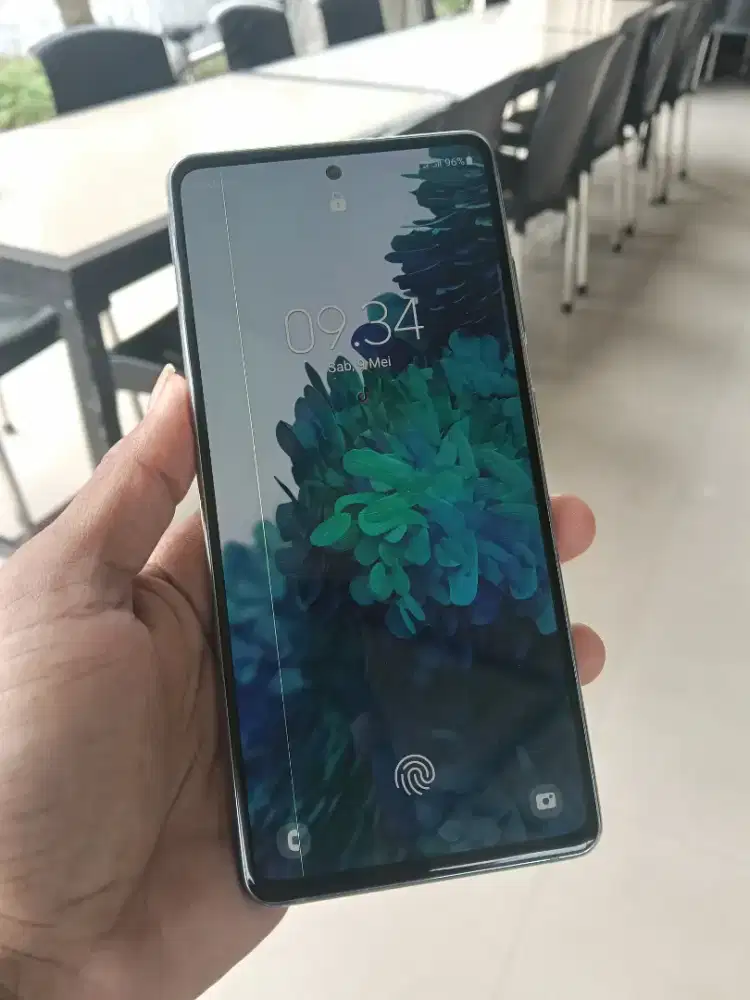 Samsung s20 FE ( 8/256 )