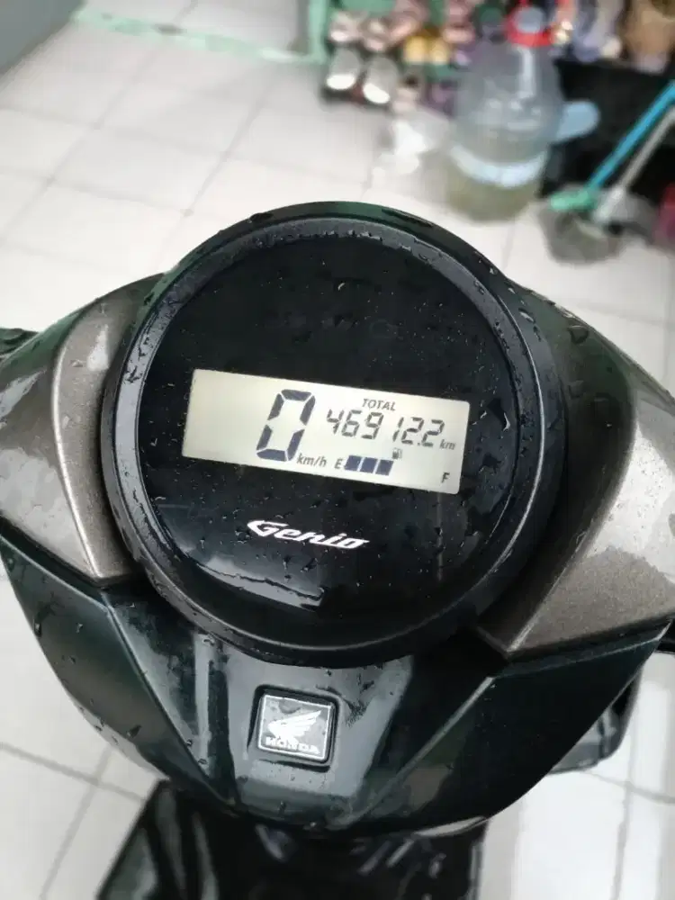 Motor Genio 2023 pemakaian wanita