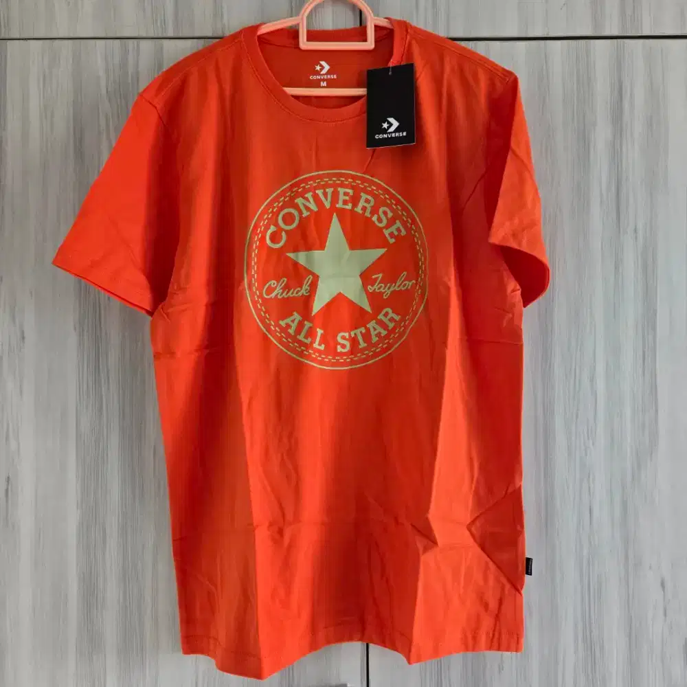 T shirt CONVERSE size L barang baru with tag