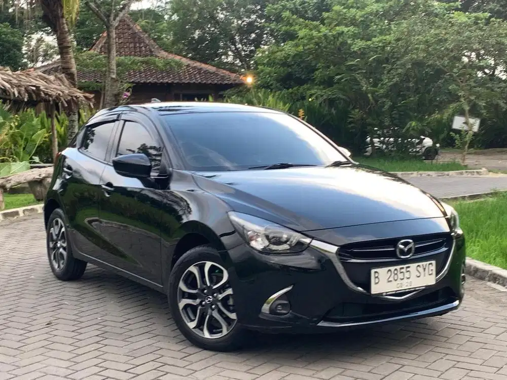 Mazda 2 High skyactive 2017 // Low KM