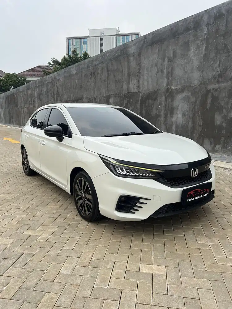 Honda city hatchback RS 1.5 AT 2021 putih, mulus
