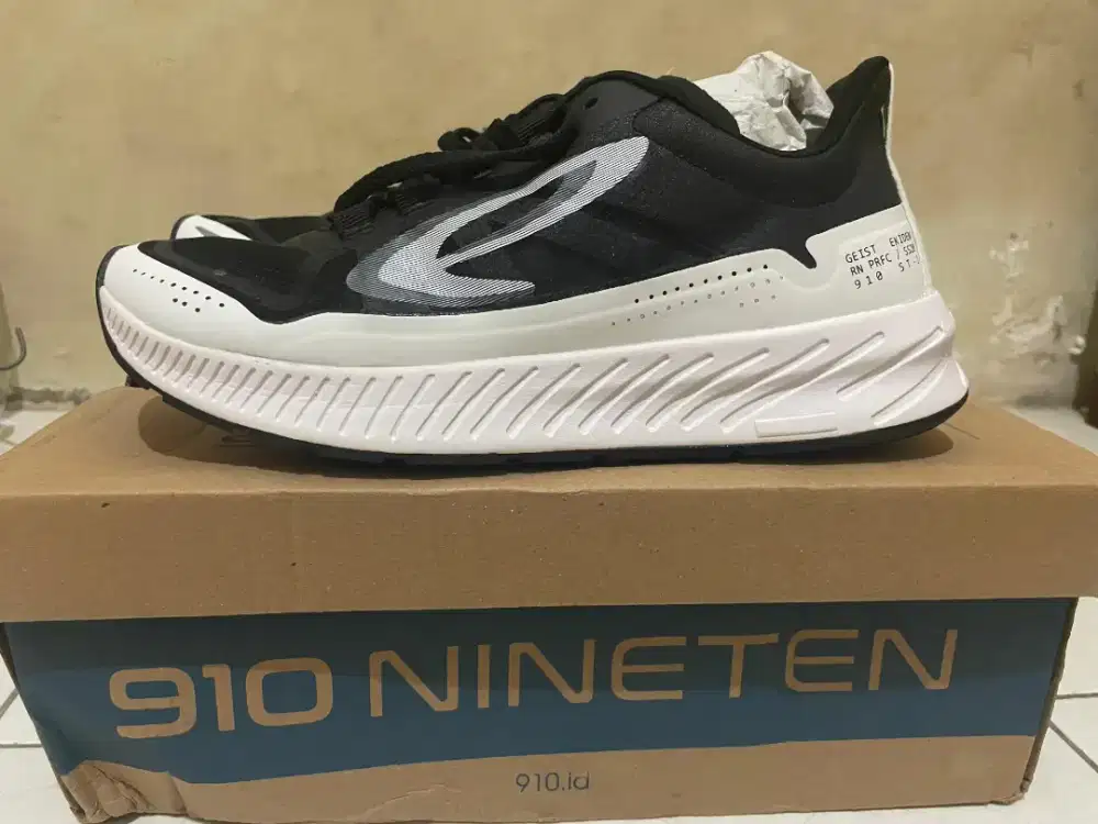 Sepatu Running 910 Nineten Original