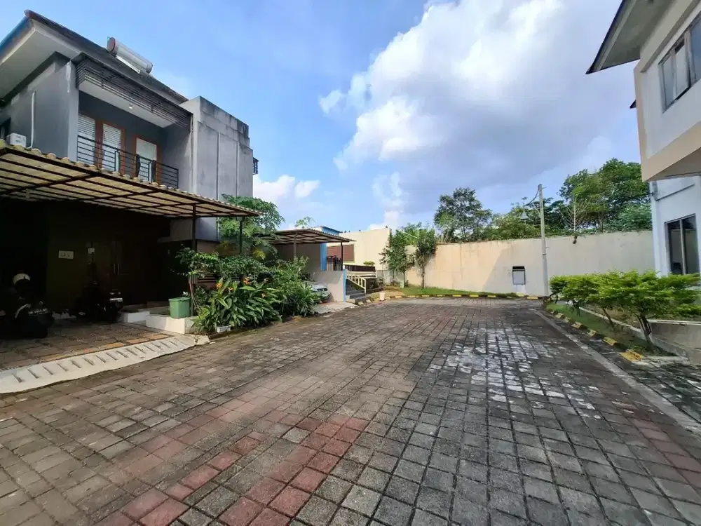 Rumah Siap Huni dalam Perumahan Barat Hotel Hyatt Palagan Sleman Yogyakarta