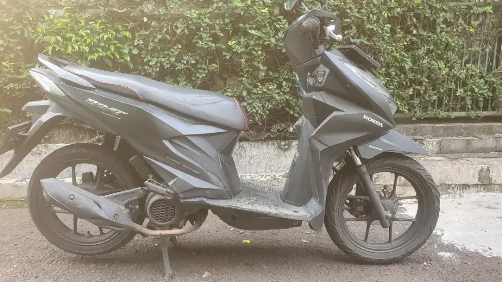 Honda beat deluxe F1 esp iss sdh berikut charger hp.
