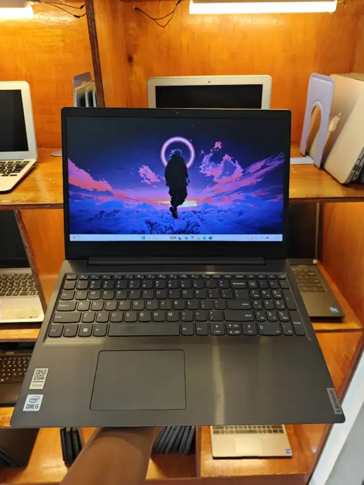 Laptop lenovo v15 core i5 gen 10 Ram 8gb Ssa 256 siap pakai