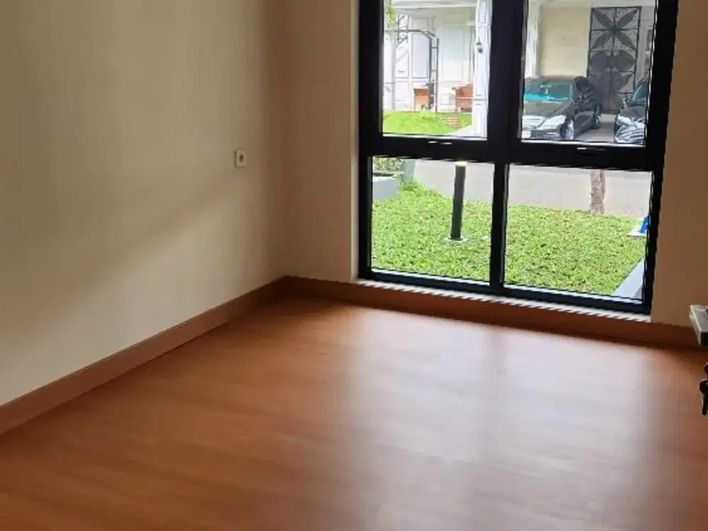 Rumah renovasi total di cluster Venetian yang nyaman, asri di The Green BSD City