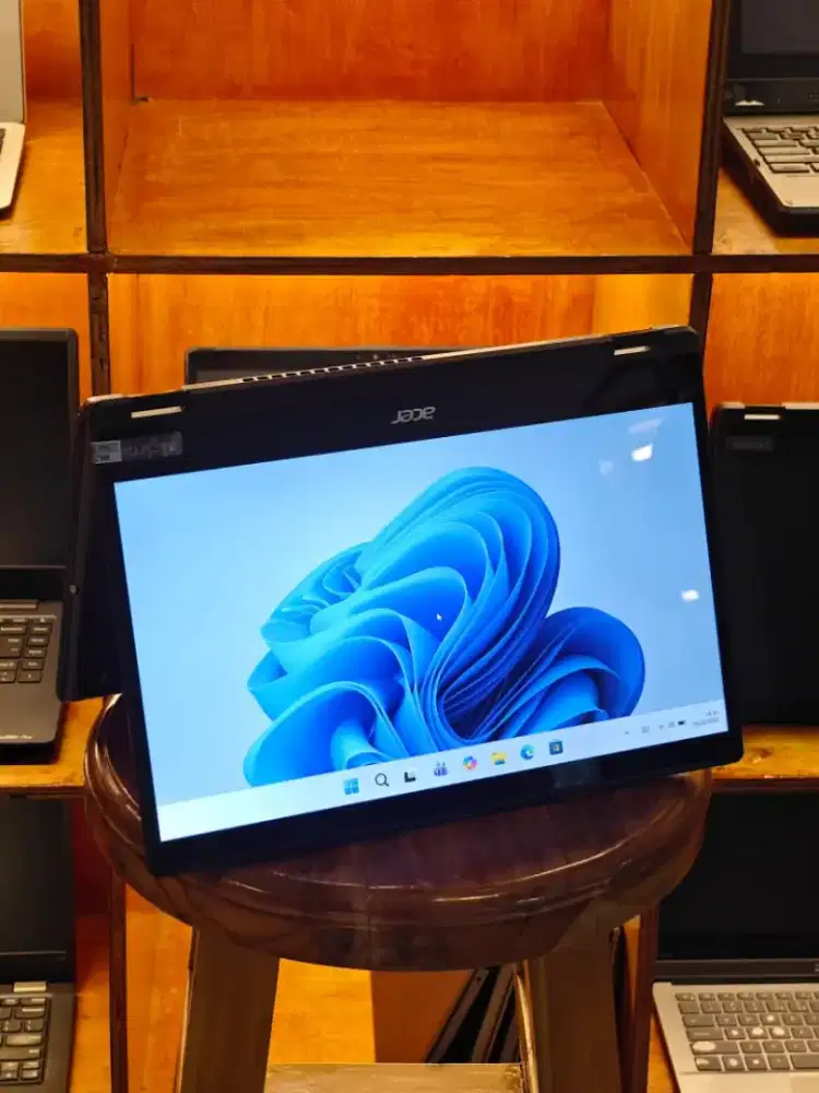 Laptop second touchscreen flip stylus core i3 gen 11 Ram 8gb Ssd 256