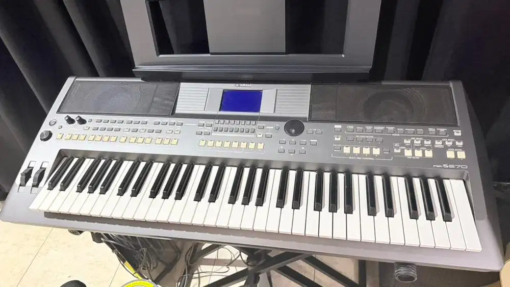 Keyboard Yamaha PSR - S670