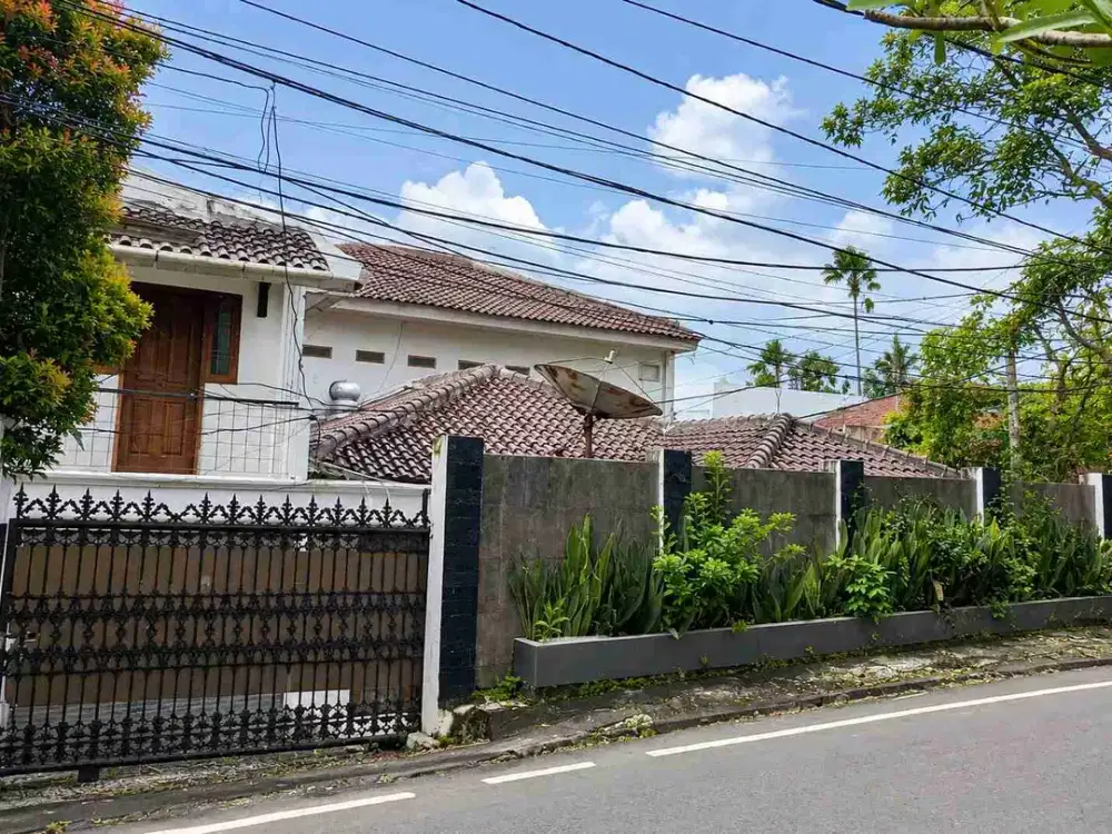 rumah terawat siap huni lokasi lebak bulus