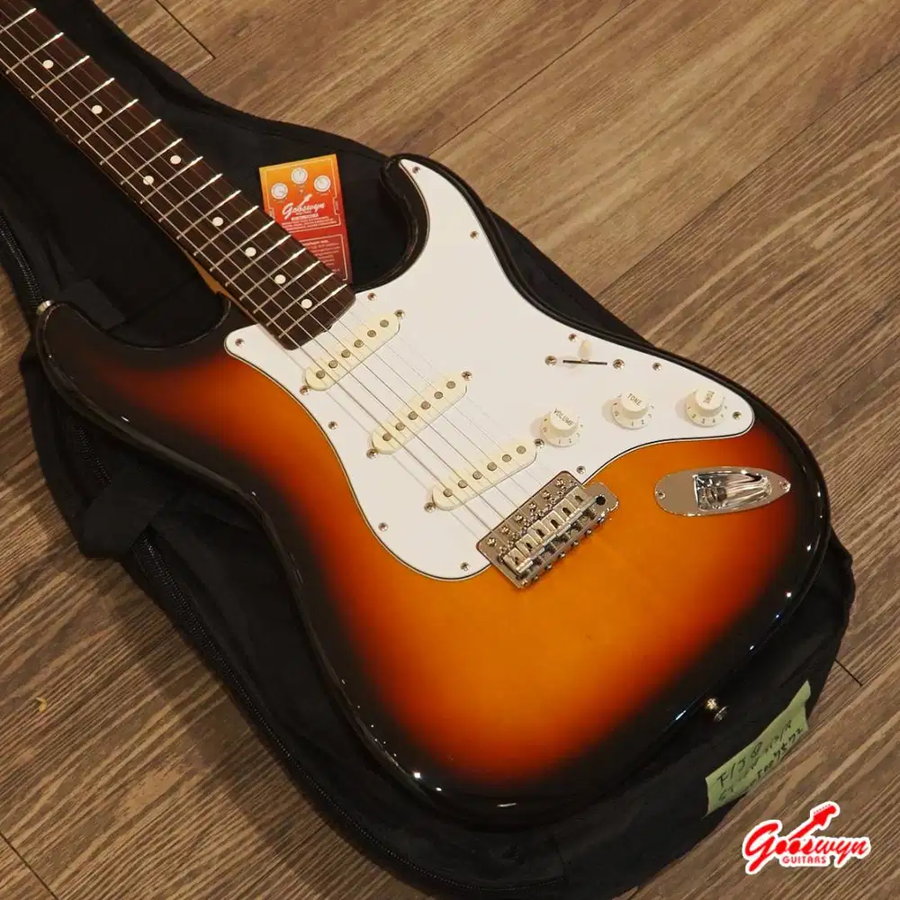 Fender Japan Standard Stratocaster 3 Tone Sunburst 2010