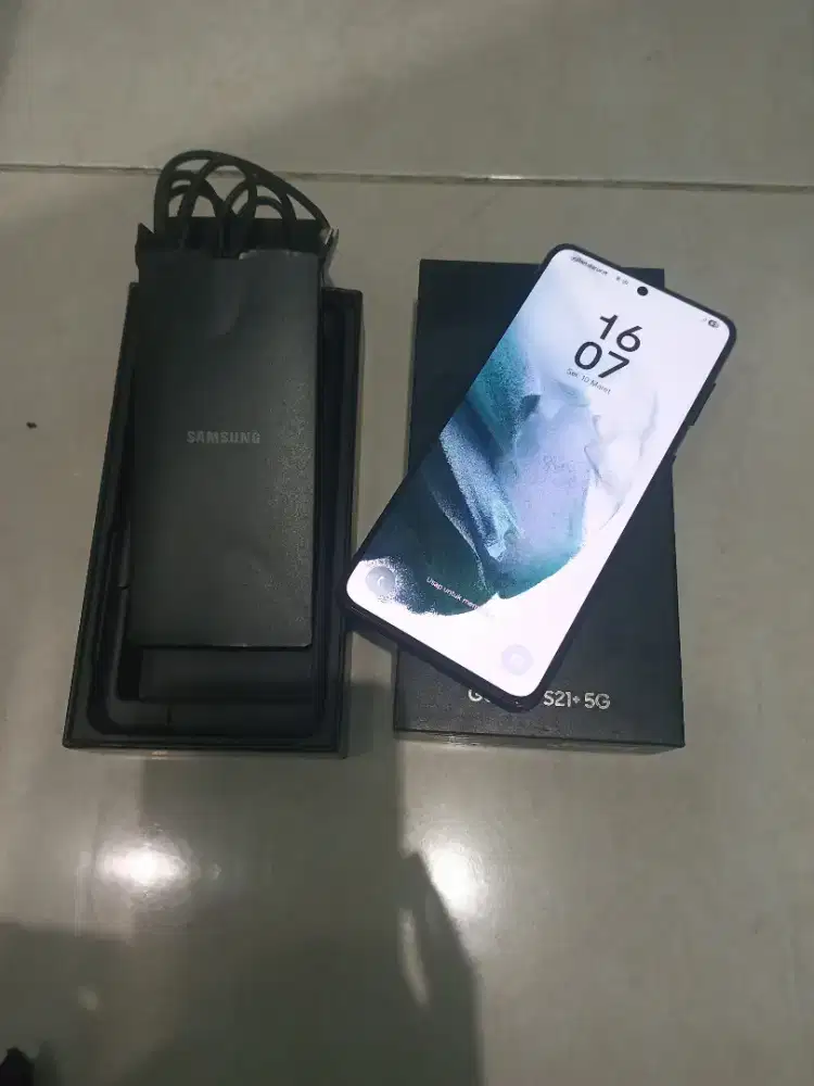 Samsung galaxy S21 plus 5G 8/256 sein Fullset
