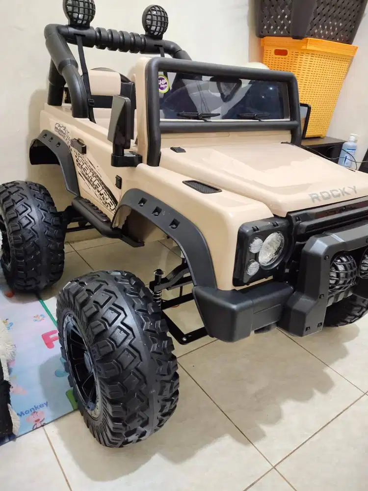 Maenin mobil aki VOLTA 5008 Jeep Rocky Monster Sahara