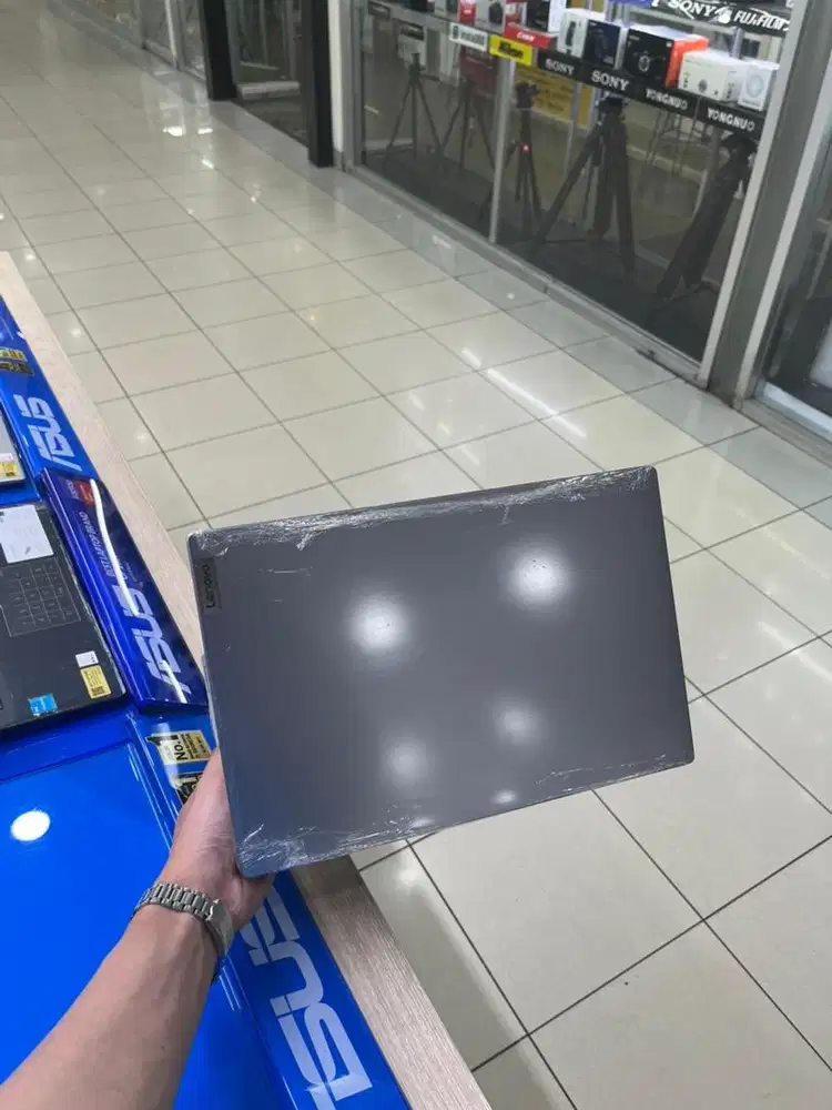 laptop Lenovo V14-IRU