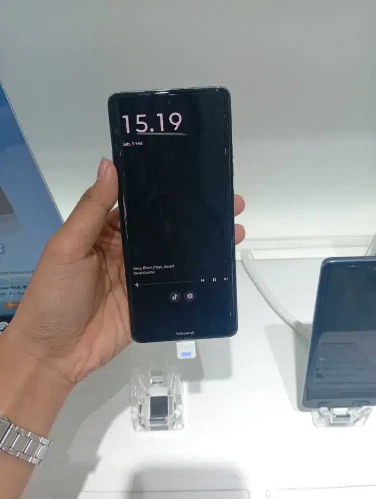 Promo cicilan ringan Moto Edge 60 Pro