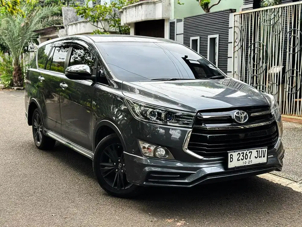 Innova Venturer 2.0 Matic 2019 [Low KM 26-rb] [Tdp 50 jt]