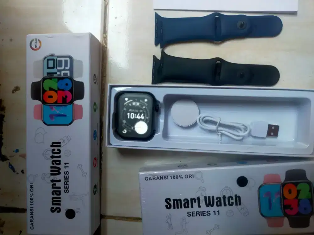 Jam smartwatch sudah amoled