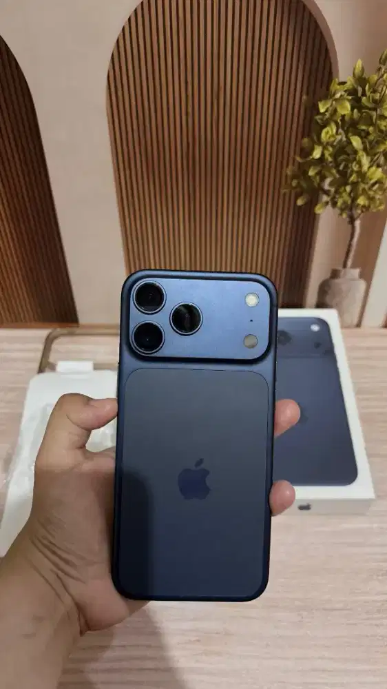 Iphone 17 promax 256gb ibox bh 100 garansi on Desember nominus NETT