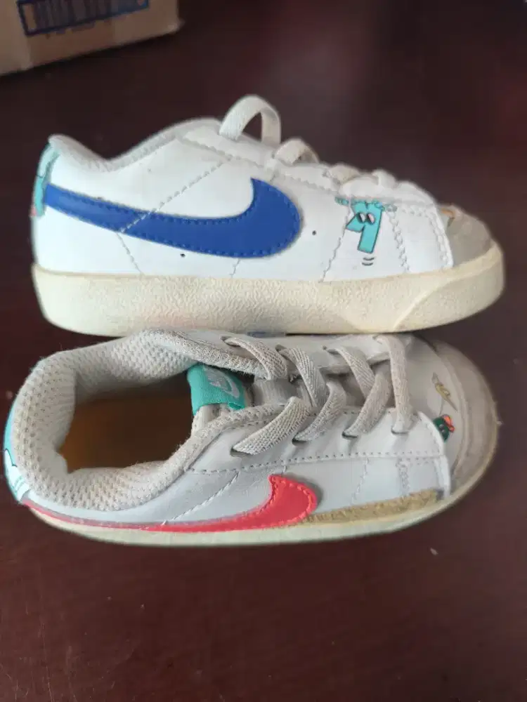 Sepatu toddler nike