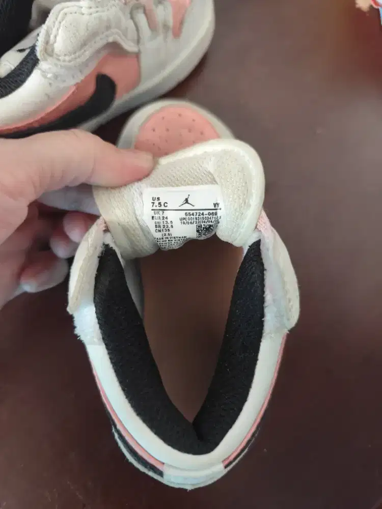 Sepatu toddler Nike