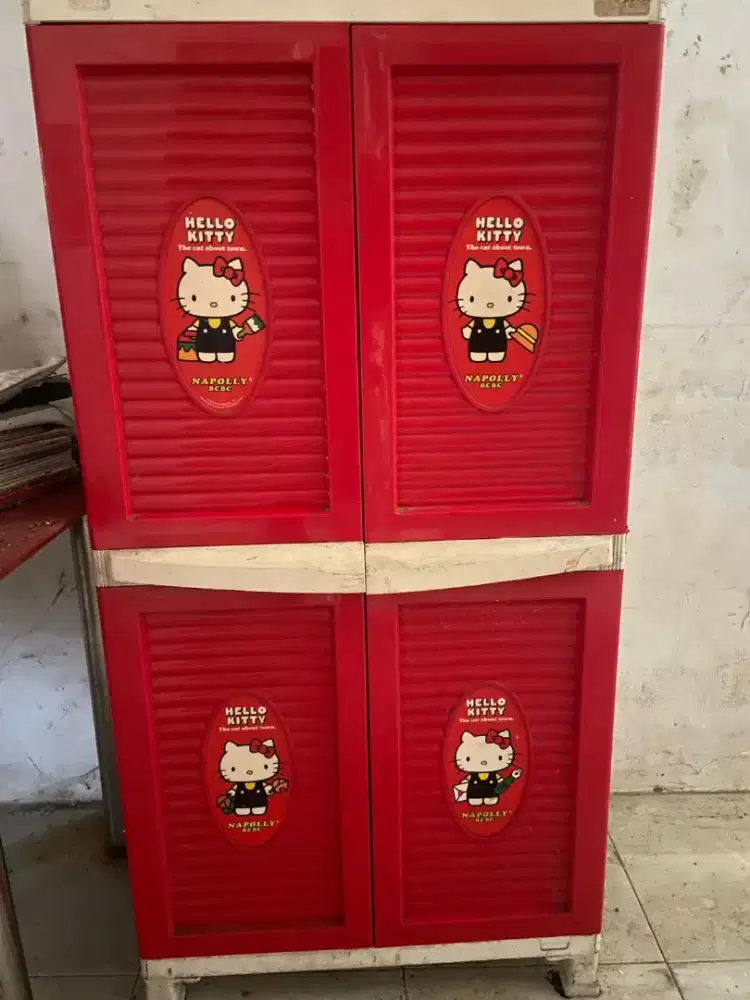 Lemari pakaian masih layak dipakai