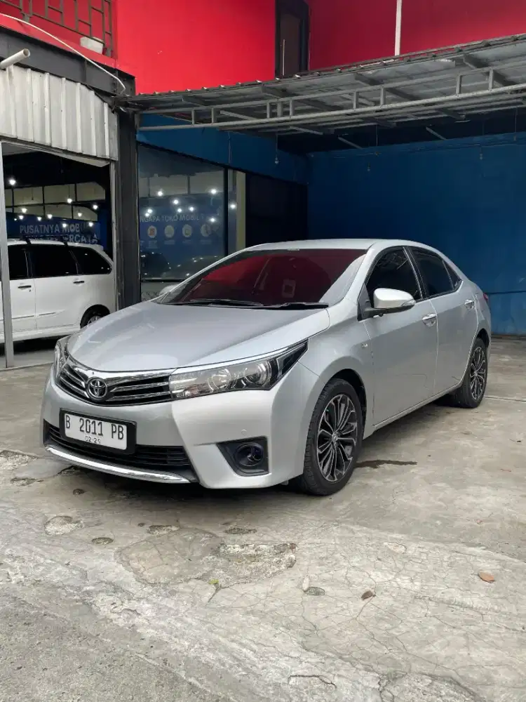 Toyota Corolla Altis 1.8 V At 2014