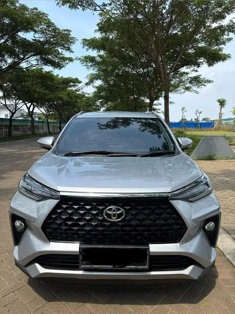 Toyota New Veloz 1.5 MT 2022 Silver Tangan Pertama Istimewa