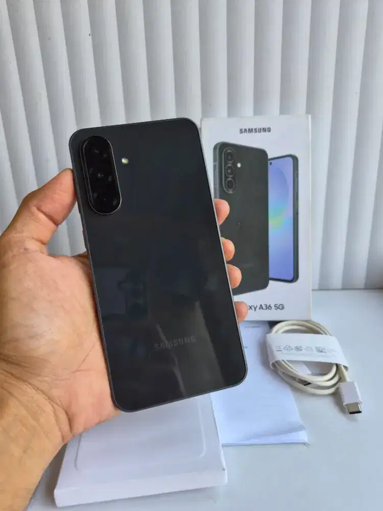 Samsung A36 5G 8/256 like new