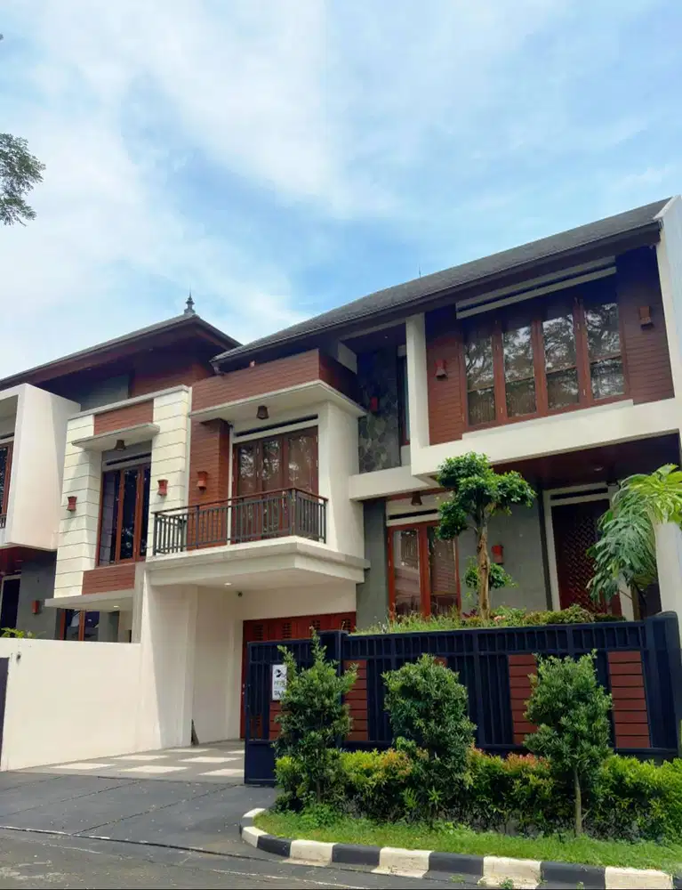 EXCLUSIVE RESIDENCE IN ONE OF BINTARO’S MOST MATURE & PRESTIGIOUS AREA