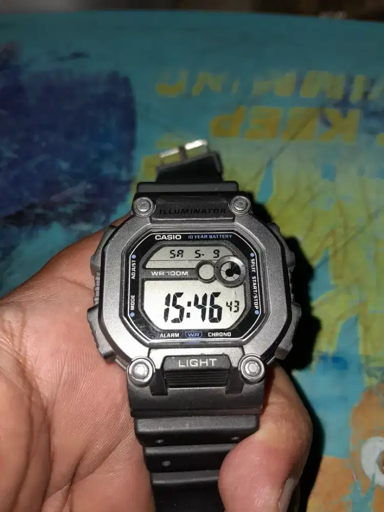 Casio seri  w737H