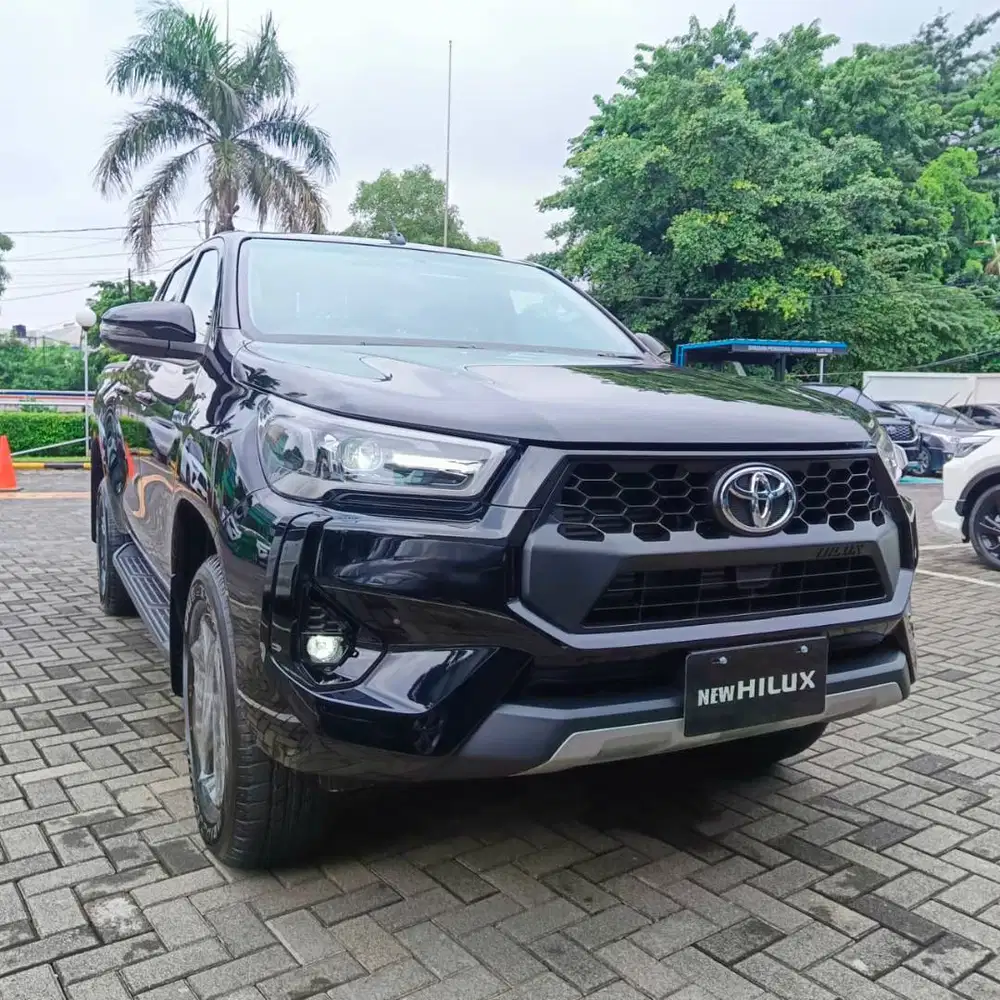 Hilux V AT 4x4 2026 – Gagah & Langka di Jalan