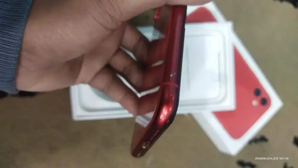 iPhone 11 64GB red iBox fullset hb 74% minus pernah ganti LCD