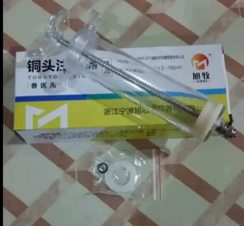 Spet Suntikan Import untuk Lolohan burung 100 ml.