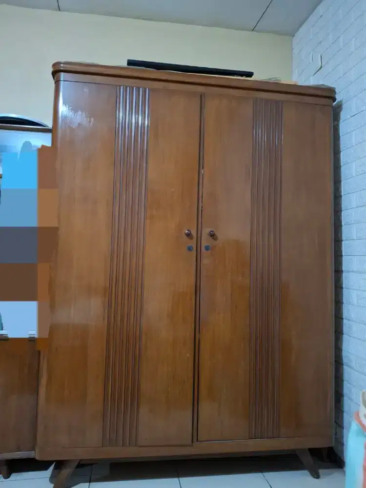 Jual Lemari Jati 2 Pintu & Furniture Lainnya -  Kondisi Masih Kokoh