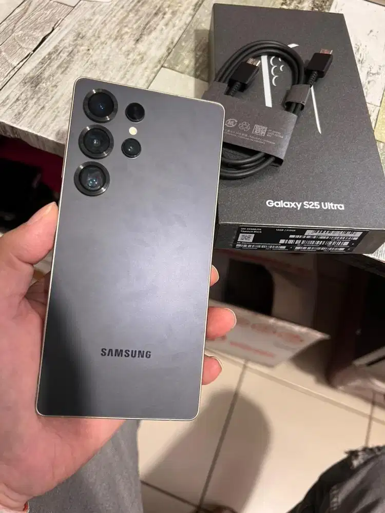 Samsung s25 ultra 12/512gb istimewah fullset ori kabel masih baru net