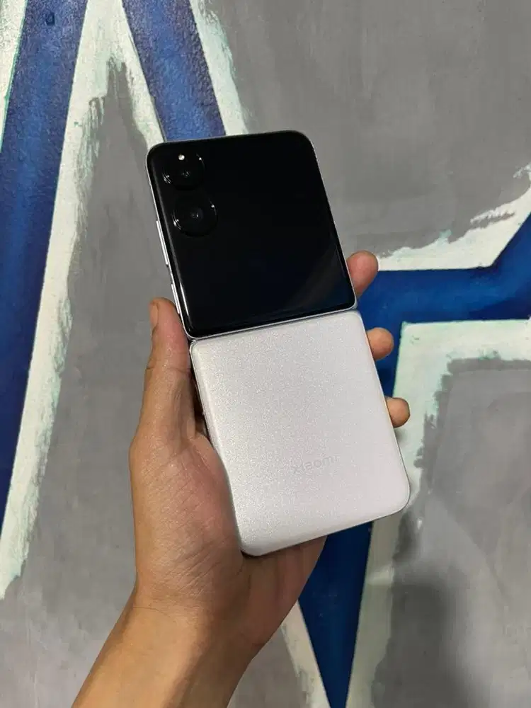 Xiaomi Mix Flip 12/256 GB Fullset terdaftar cukai
