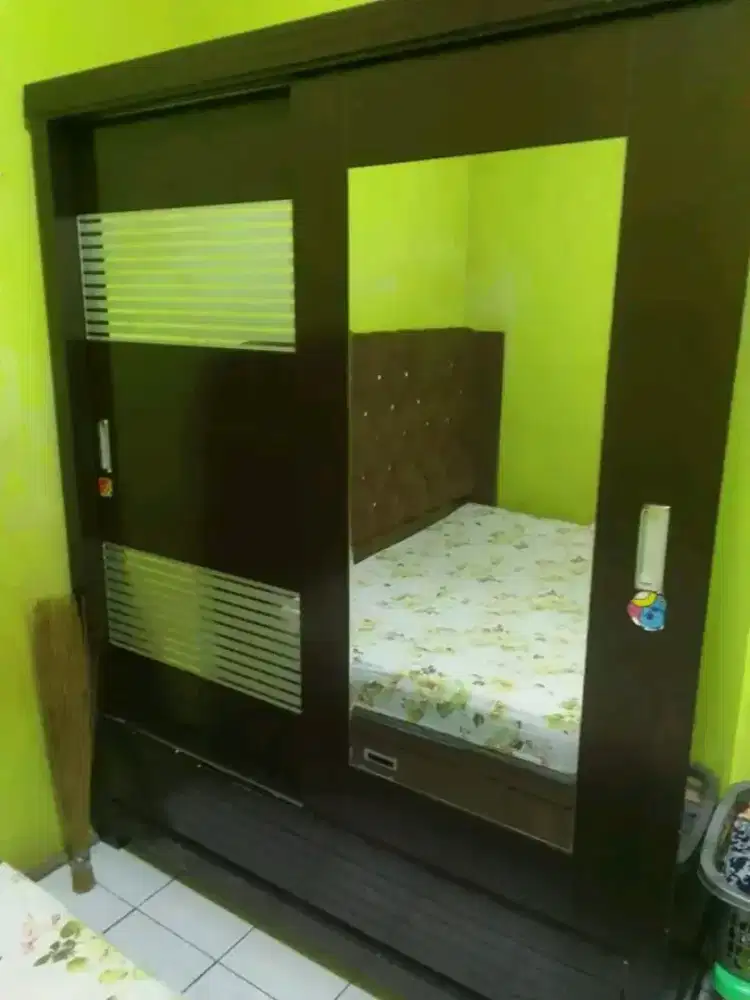 Jual lemari layak pakai masih bagus kaya baru, terawat