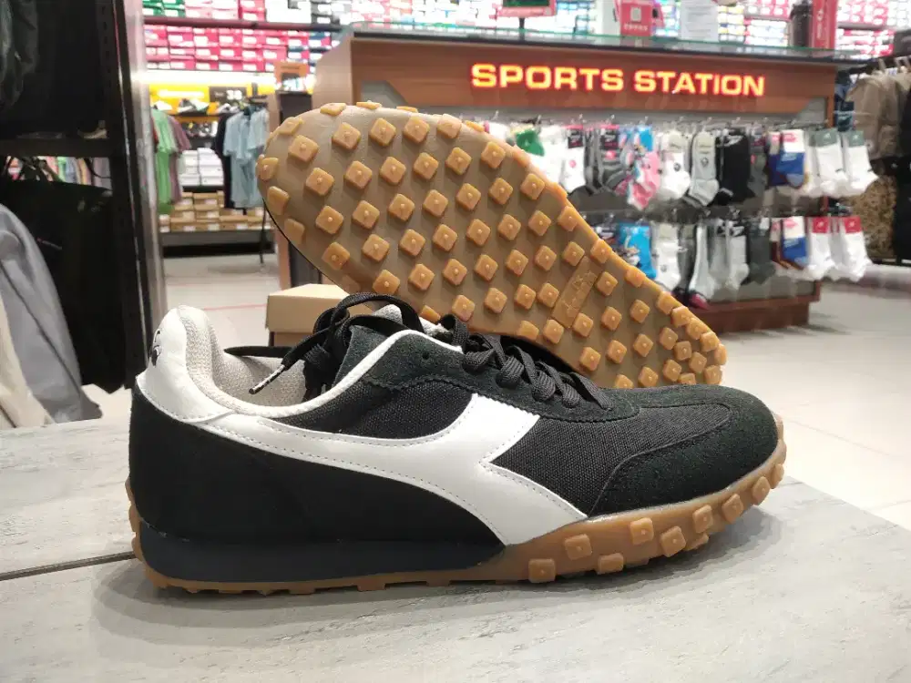 Sepatu diadora sneaker size 41 murah