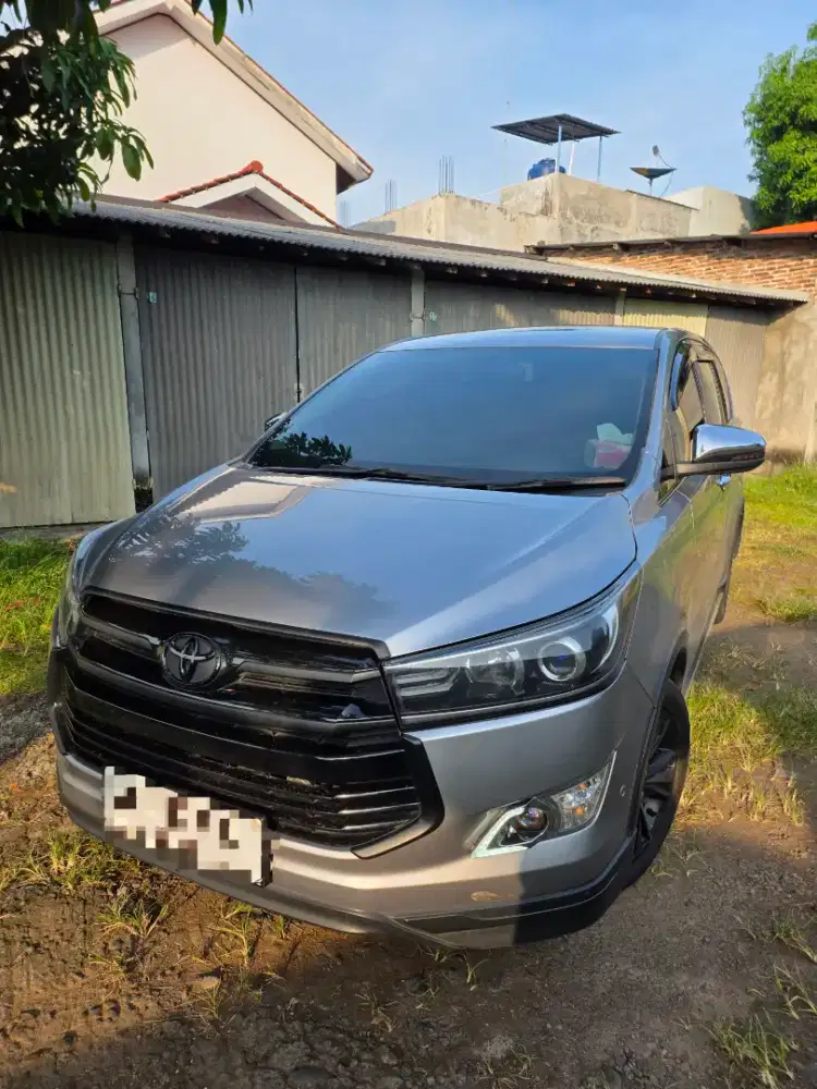 INNOVA Reborn Venturer 2018 AT / Silver