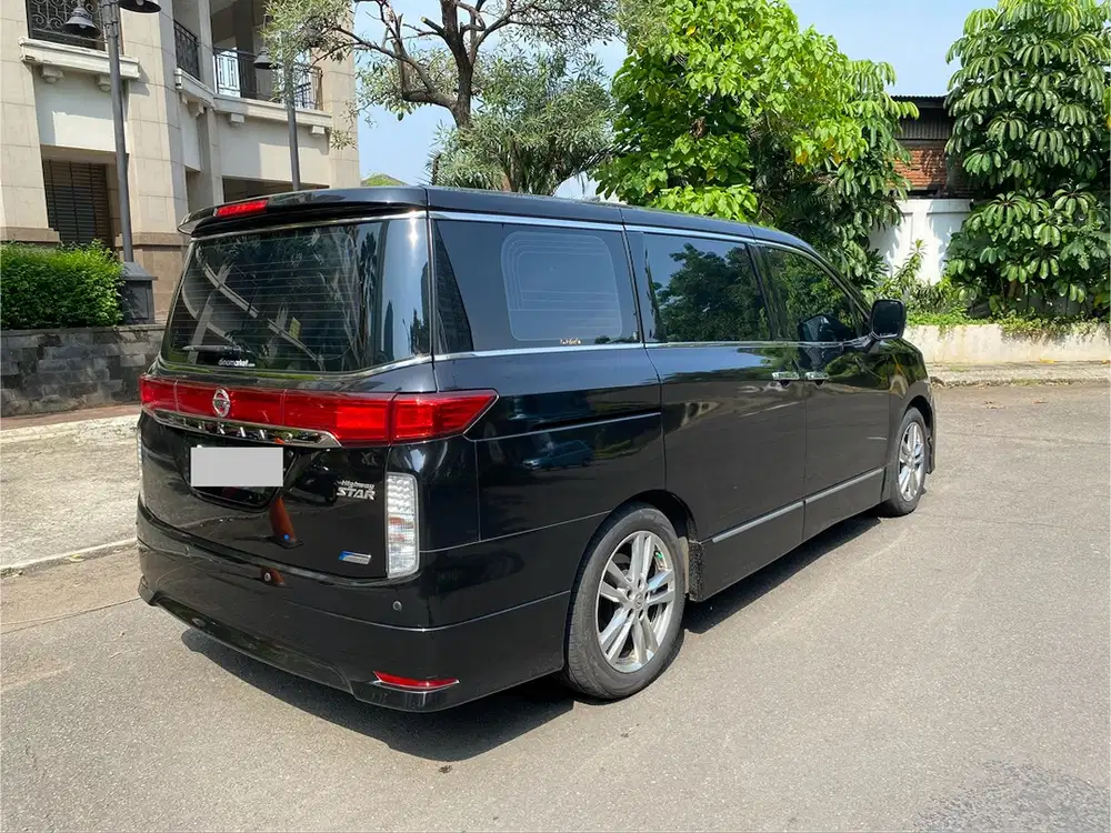 Nissan Elgrand 2011 Bensin