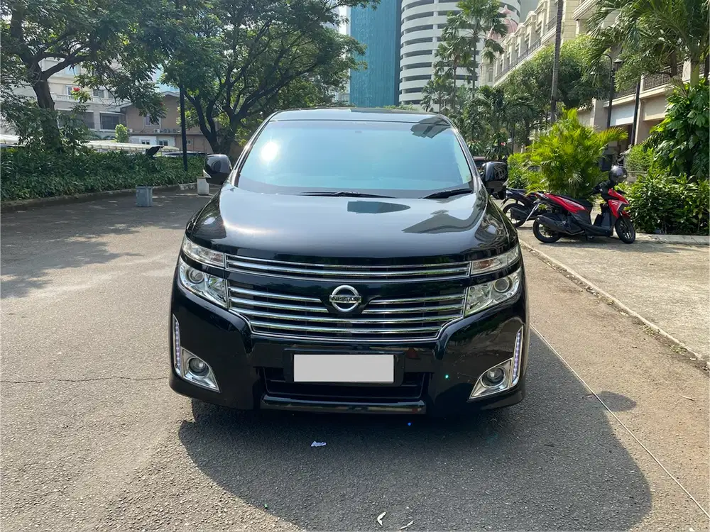 Nissan Elgrand 3.5 Highway Star Bensin 2011