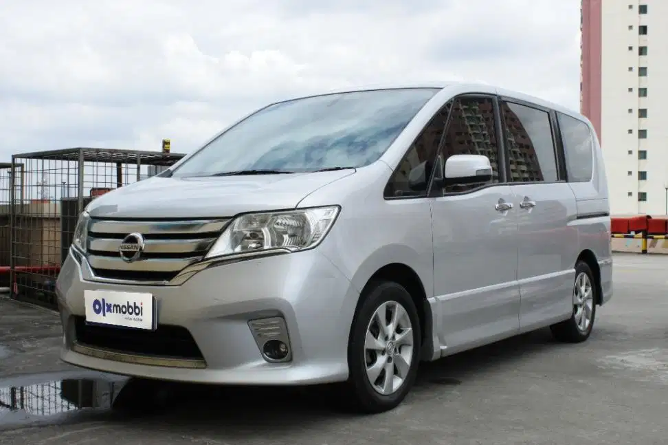 TDP 8,JT, Nissan Serena 2.0 Highway Star Bensin-AT Silver 2015