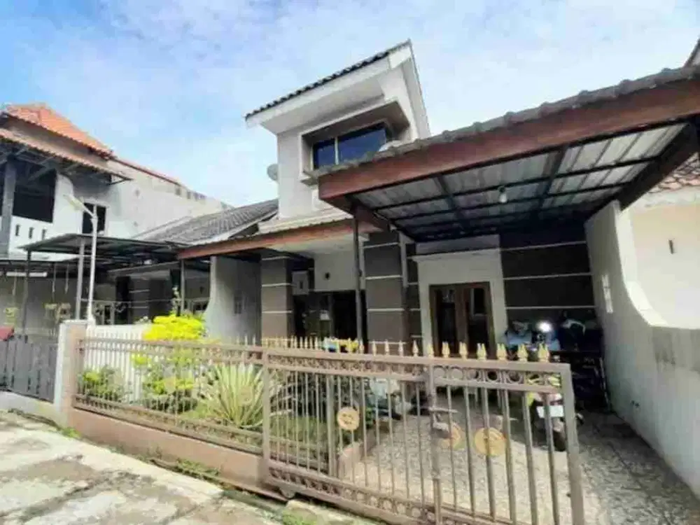 Jual Segera BU!! Rumah 2 Lantai Tengah Kota Strategis Dekat Sekolah Puhua