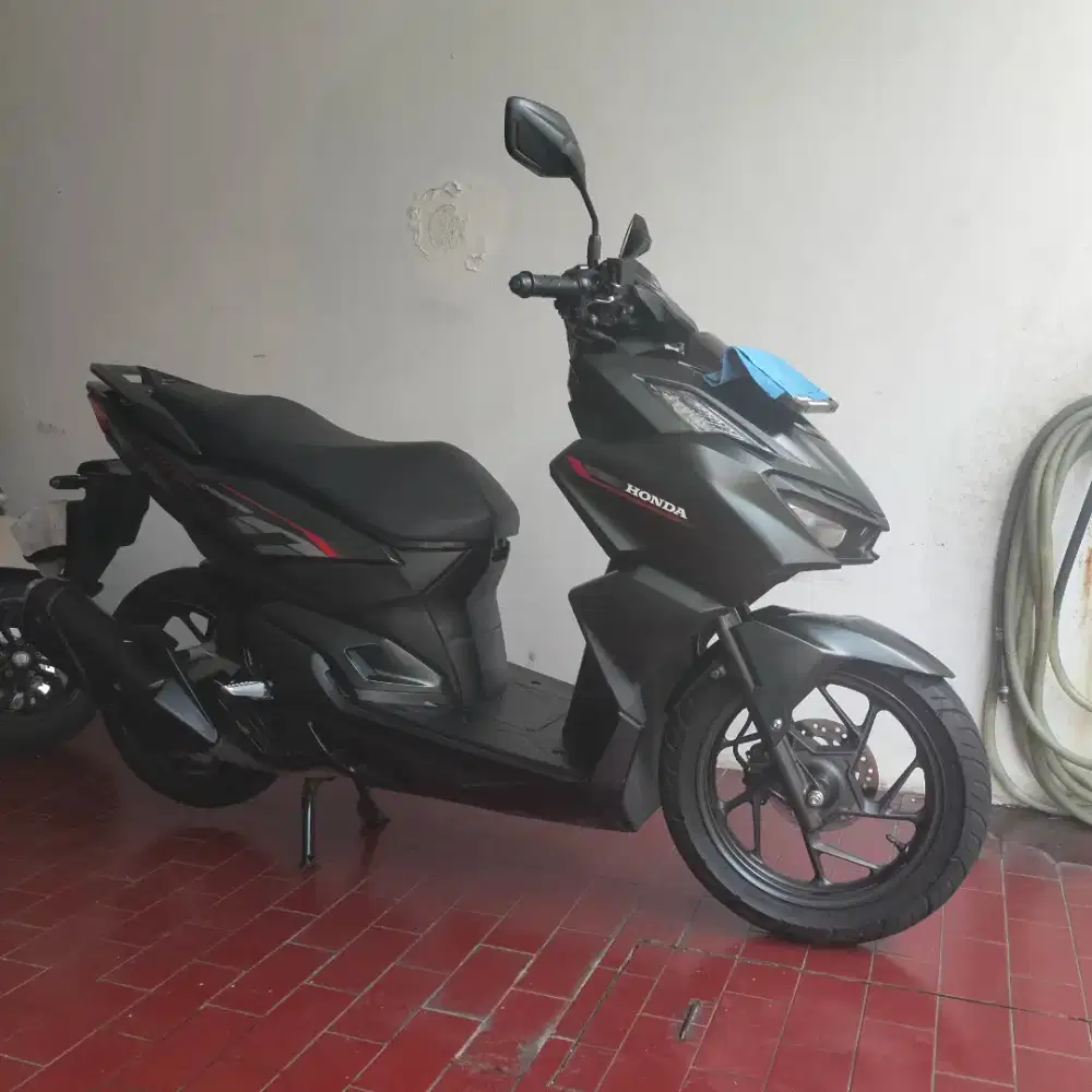 Honda Vario 160cc tahun 2024 hitam istimewa