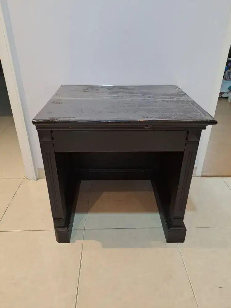 Kabinet samping ranjang bed side table laci rak
