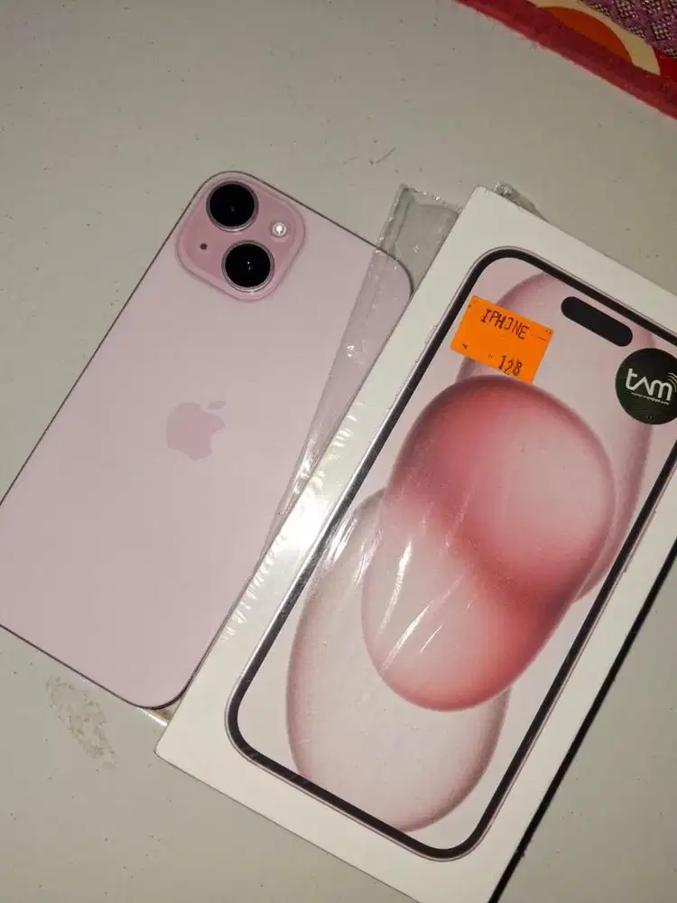 iPhone 15 pink 128 gb ibox