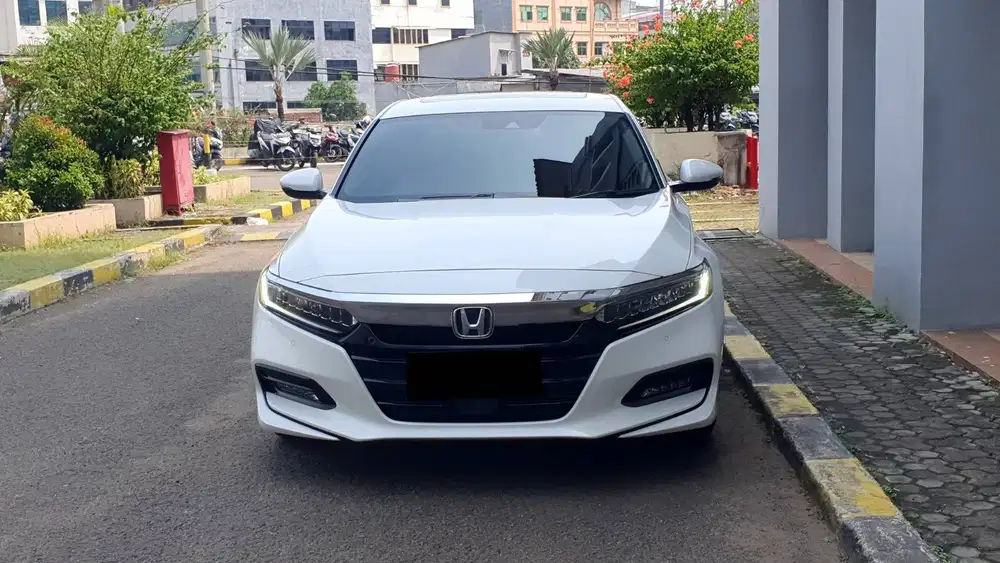 Honda Accord 1.5 Turbo CVT Sensing Putih Mutiara 2022 Like New Record