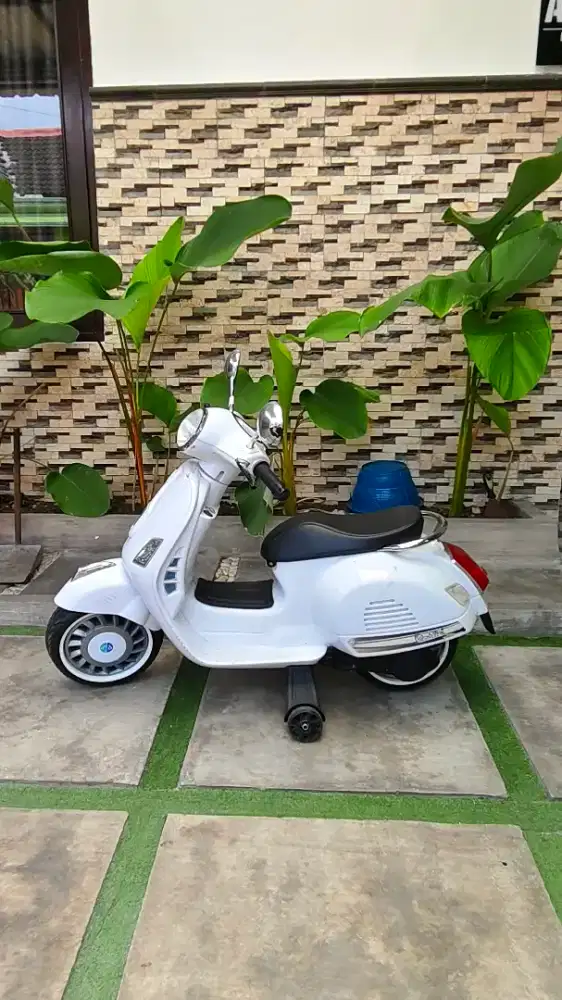 Vespa anak pake charger