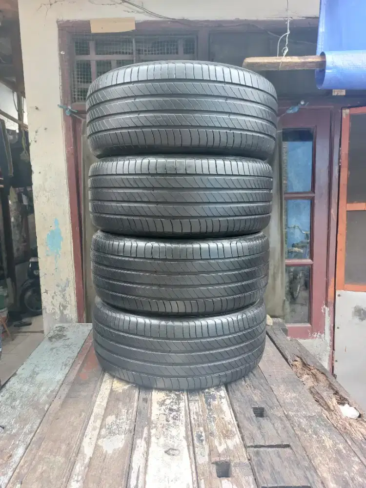 Di jual ban michelin primacy 4 ukuran 235 50 18 tahun 2024