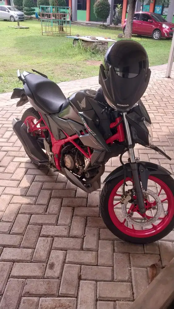 Dijual motor CB150R th 2016